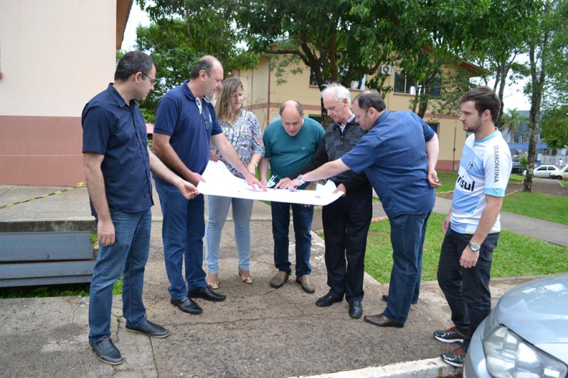 Prefeito Andres visita campus da URI